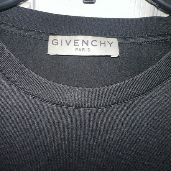WORN ONCE - Authentic Givenchy Men’s T Shirt - Picture 3 of 8
